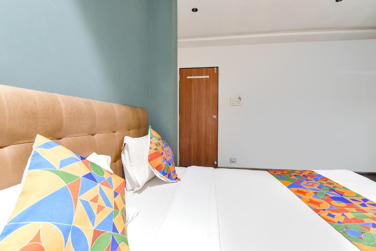 Fabhotel Nidhivan, Udhna Junction Surate Exterior foto