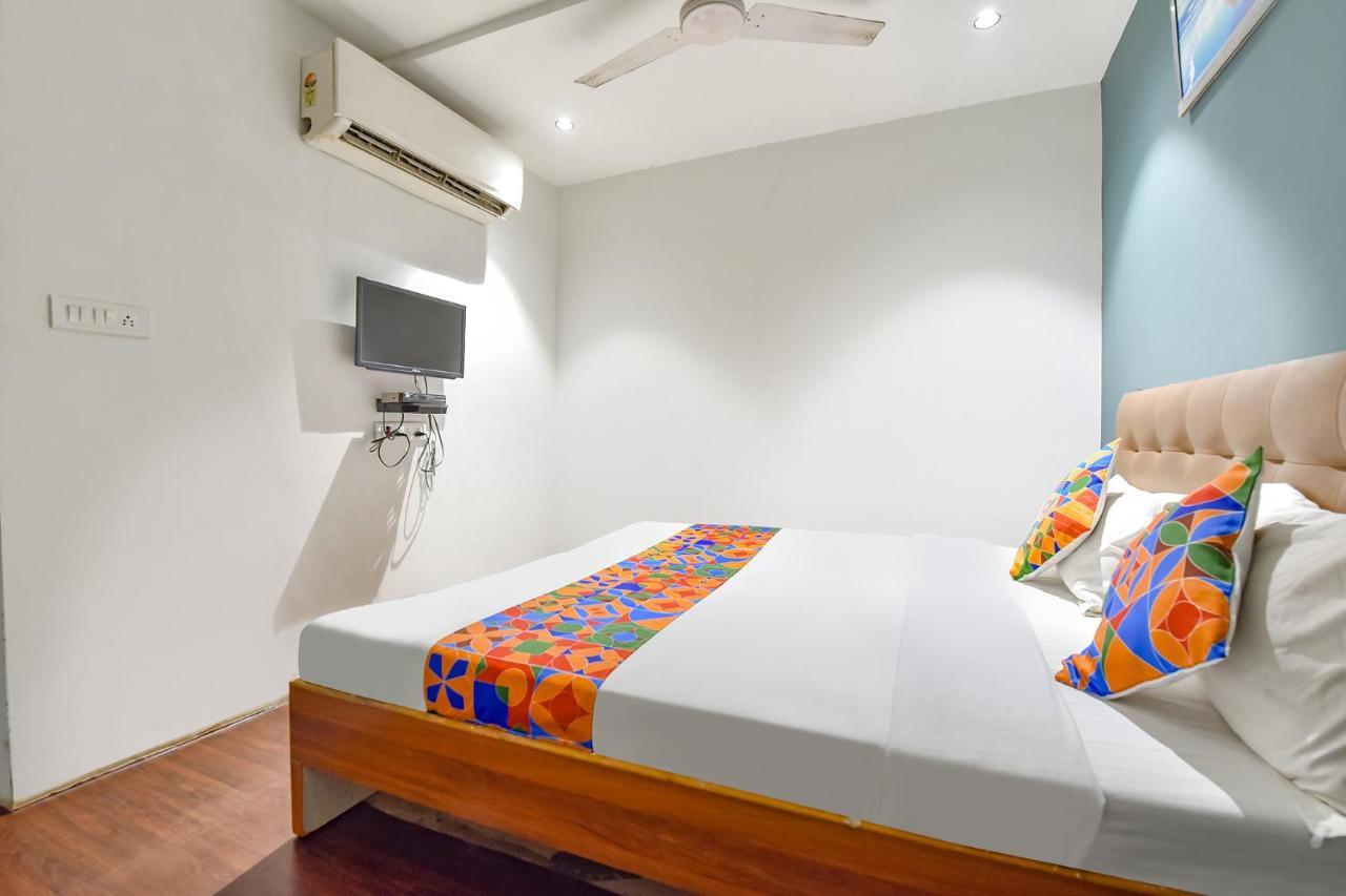 Fabhotel Nidhivan, Udhna Junction Surate Exterior foto