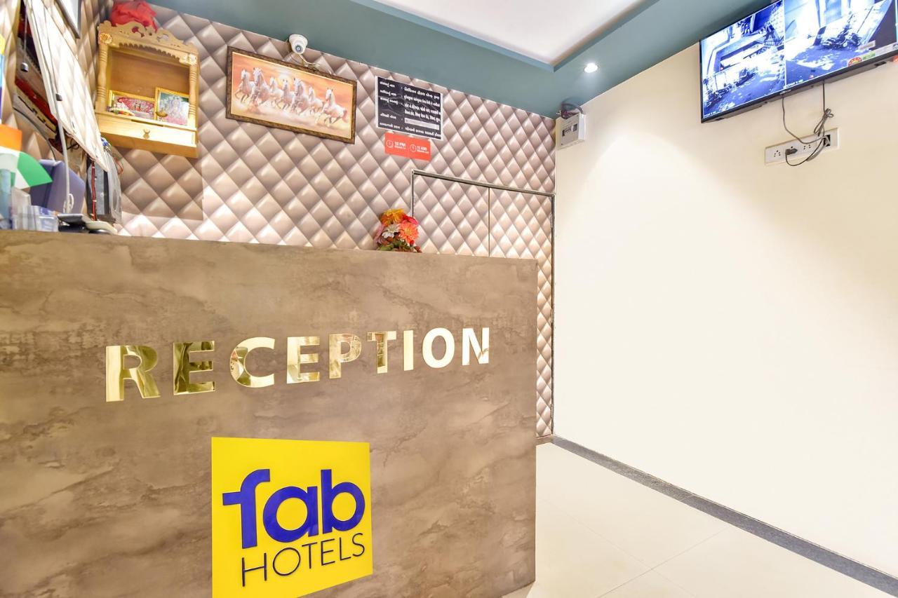 Fabhotel Nidhivan, Udhna Junction Surate Exterior foto